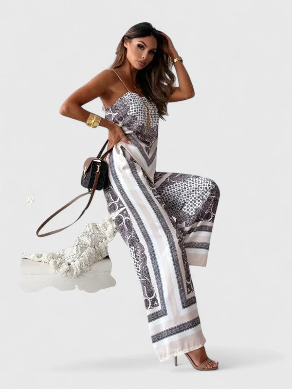 Carmen | Sophisticated Two-Piece Set 3