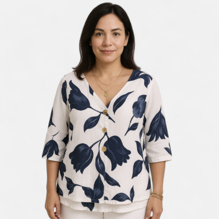 Tindra™ – Flattering blouse with floral print