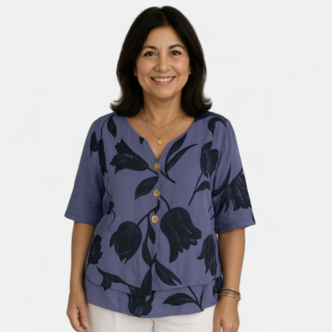Tindra™ – Flattering blouse with floral print