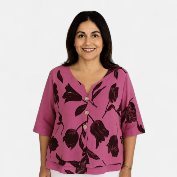 Tindra™ – Flattering blouse with floral print